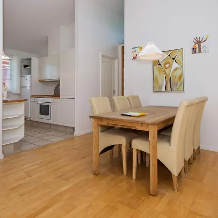 8 Person In Aabenraa-by Traum