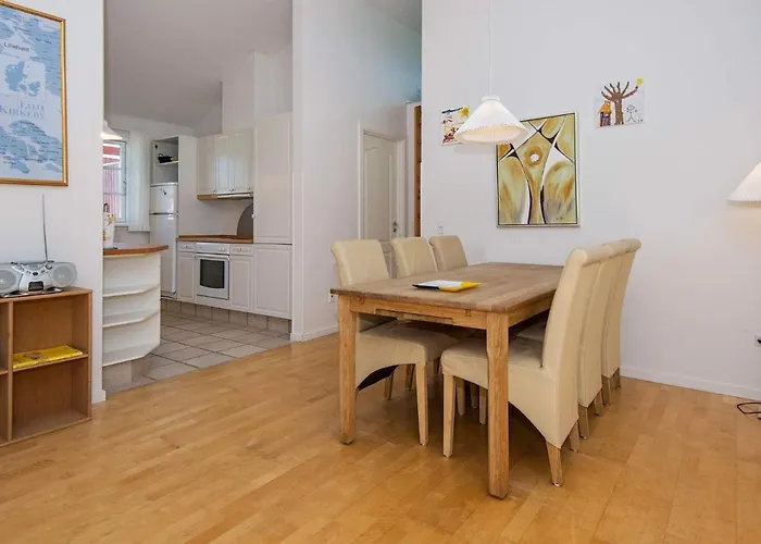 8 Person In Aabenraa-by Traum